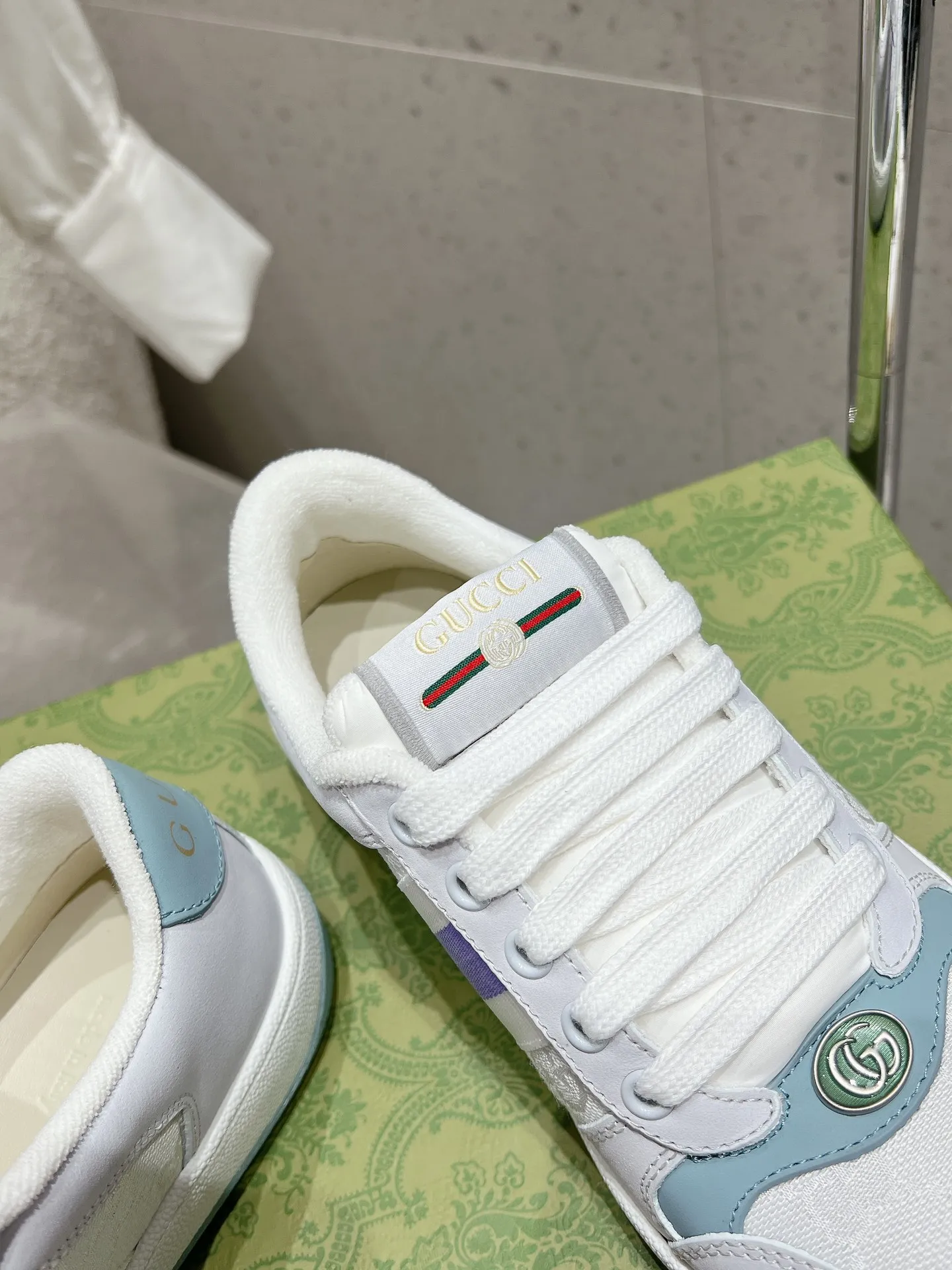 👟👟Ex-factory price 480👟👟 Long-term availability Gucci Gucci New Screener series Couple style Chubby Bread shoes Small dirty shoes Fatty Double G Casual sneakers Original purchase Development Original purchase Development Delivery counter exquisite packaging Fabric: Original imported cowhide + Double G fabric Lining: Original customized breathable terry velvet lining Sole: original molded T👟👟factory price U outsole Size: women's 35-40 / men's 39-45 (women's 34 and men's 38 can be customized)
